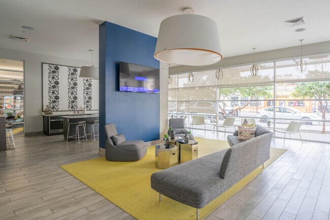 Building Photo - 295 E Roosevelt St