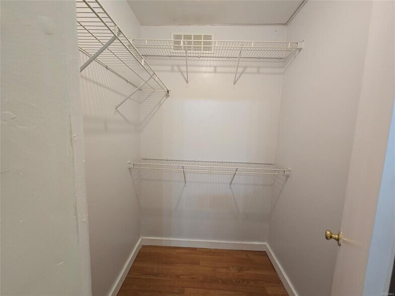 Building Photo - 2026 Bullard St