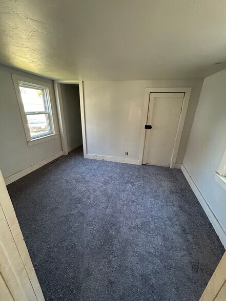 Building Photo - 732 Scott Ave