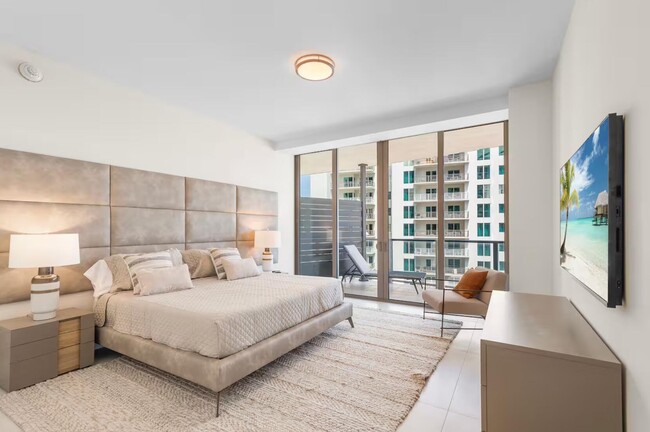 Building Photo - 3100 N Ocean Dr