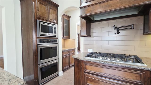 Building Photo - 12381 Summertree Dr