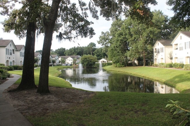 Building Photo - Plantation Point - 1st Floor, 2 Bedrooms