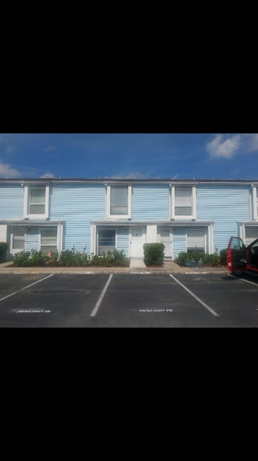 Building Photo - 11819 Cypress Hill Cir