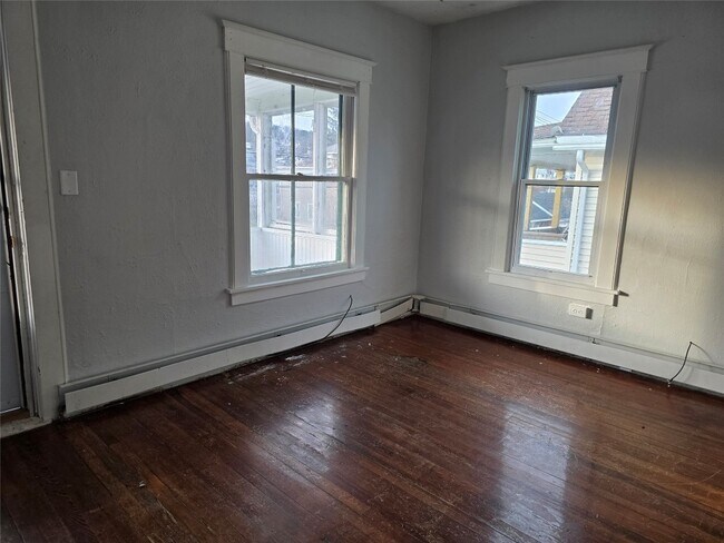 Building Photo - 320 Odell Ave