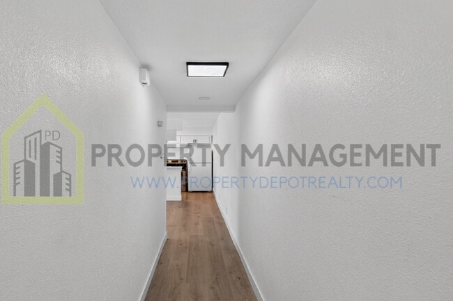 Building Photo - Charming 2-Bed Hideaway in Sacramento – Your Perfect Urban Retreat!