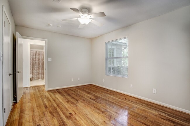 Building Photo - 1516 Story St