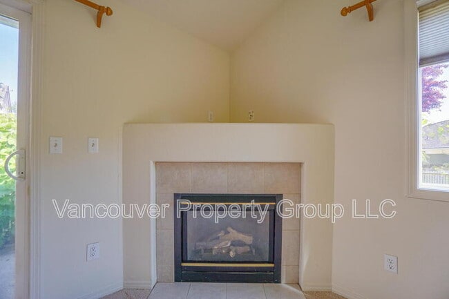 Building Photo - 11715 NE 31st St