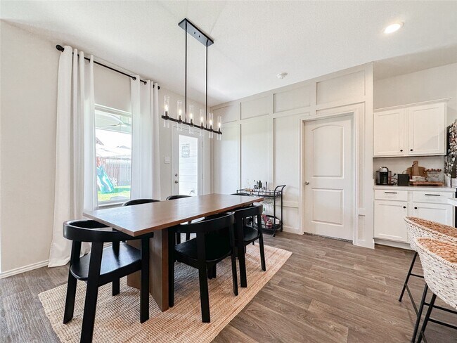 Building Photo - 21527 Violet Rdg Rd