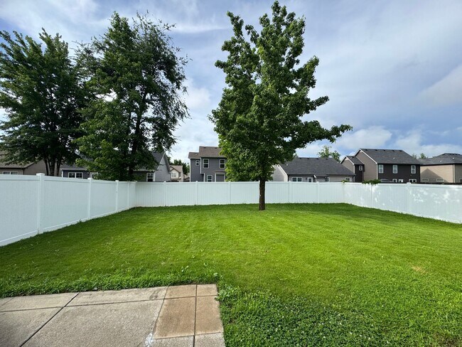 Building Photo - Gorgeous Single Family Home
