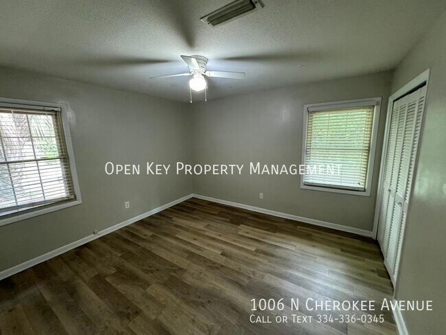 Building Photo - 1006 N Cherokee Ave