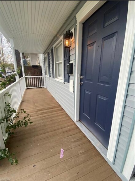 Building Photo - 217 N Huron St