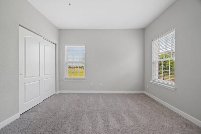 Building Photo - 623 Freeman Dr