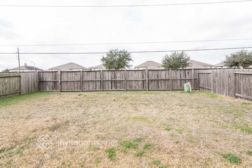 Building Photo - 5943 Brenwood Trails Ln