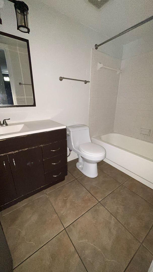 Building Photo - Full Sail/Winter Park 2/2 condo available ...