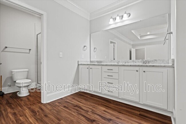 Building Photo - 405 Senate St