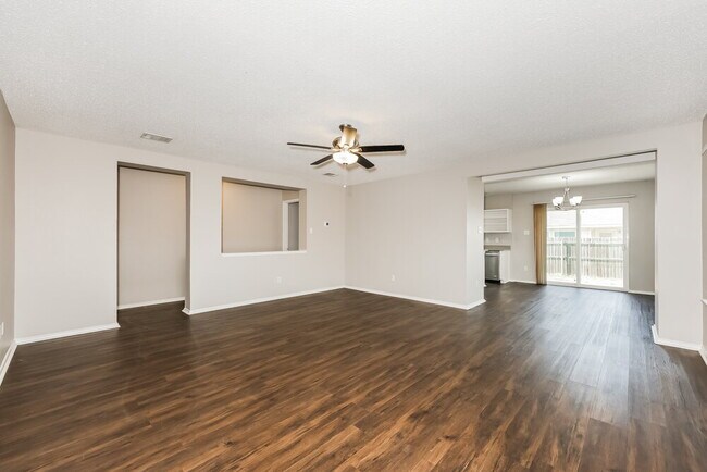 Building Photo - 249 Heritage Dr