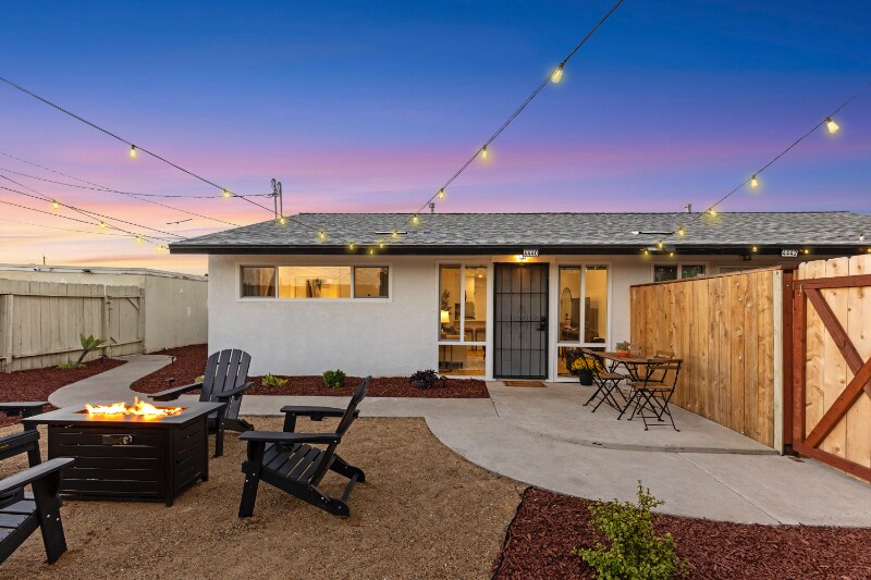 Building Photo - 4442 Clairemont Dr