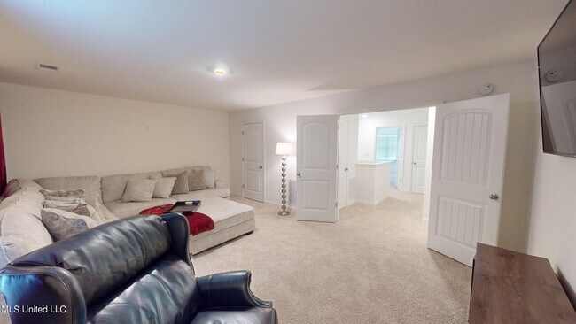 Building Photo - 2427 Hyacinth Ln