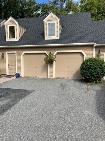 Building Photo - Quiet living close to Groton Center