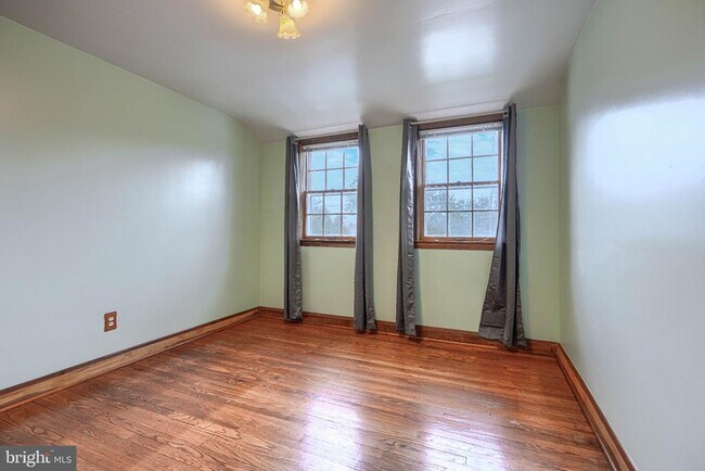 Building Photo - 8446 Loch Raven Blvd