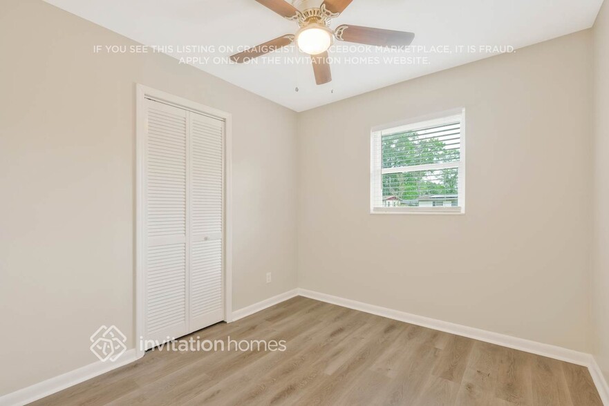 Building Photo - 8020 Pierre Dr