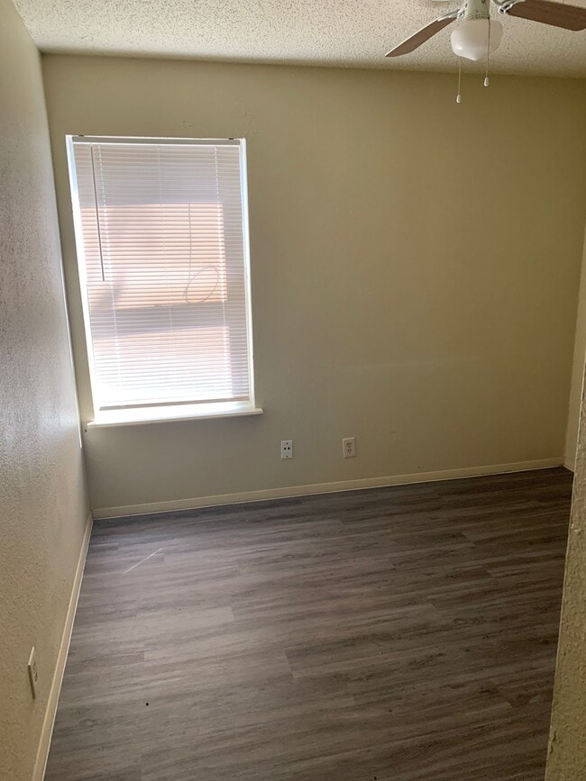 Building Photo - 8305 Garcreek Cir