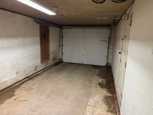 Building Photo - 407 Morris St