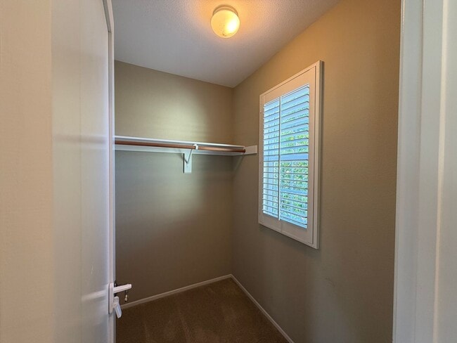 Building Photo - 37836 Divot Dr