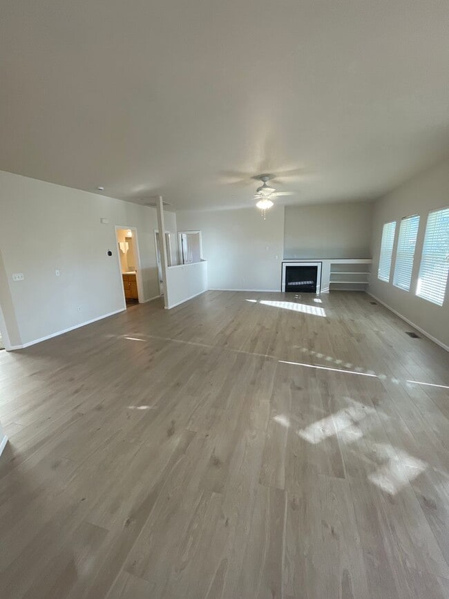 Building Photo - 3 Bedroom Home in North Albany!