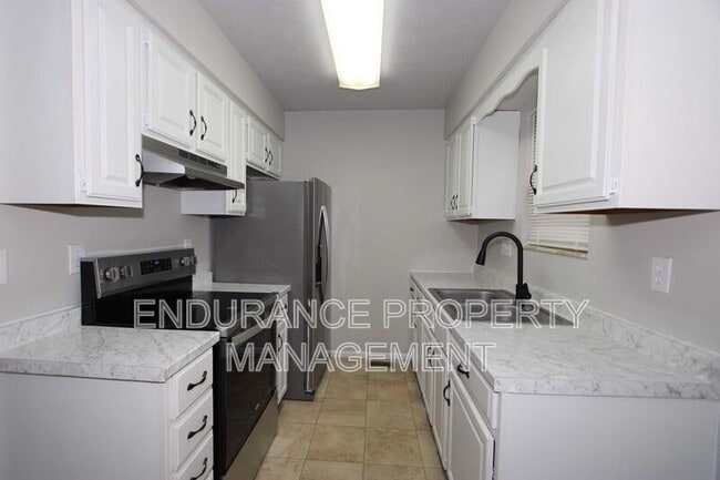 Building Photo - 3427 Sunbury Ln