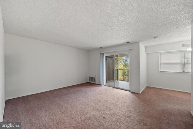 Building Photo - 424 Meadowview Ln