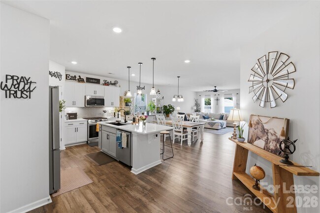 Building Photo - 116 Camdenbrush Trl