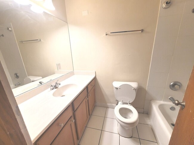 Interior Photo - 1321 Franklin