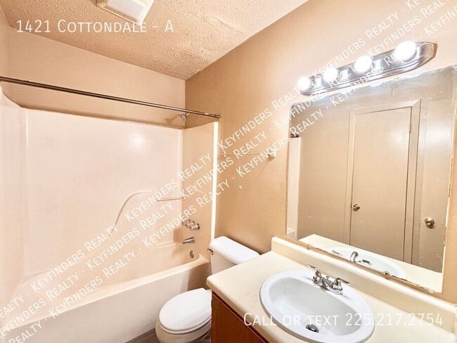 Building Photo - 1421 Cottondale-A