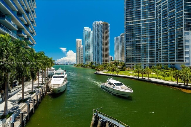 Building Photo - 200 Biscayne Blvd Way