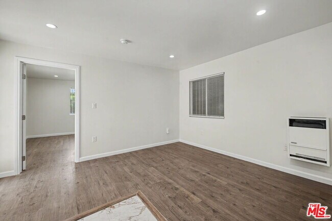 Building Photo - 2153 Glendon Ave