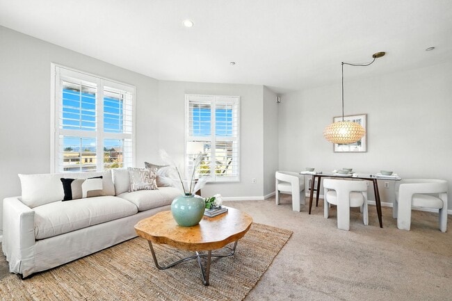 Building Photo - Spacious Andante Top-Floor 2/2 Condo Available Now!