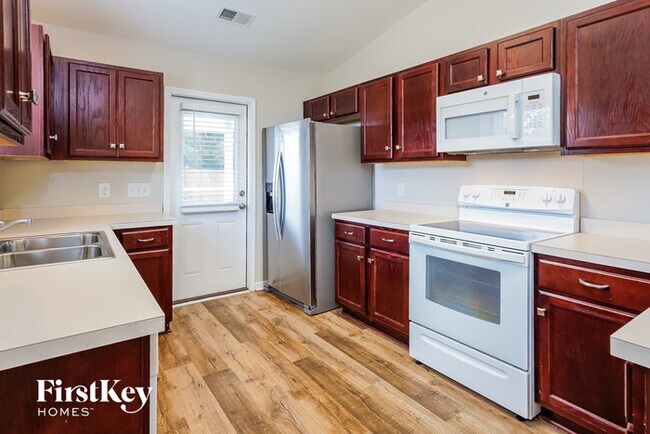 Building Photo - 134 Coosawatchie St