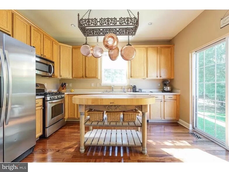 Gourmet Kitchen with pot rack and Breakfast boos block - 58 Weaver Dr