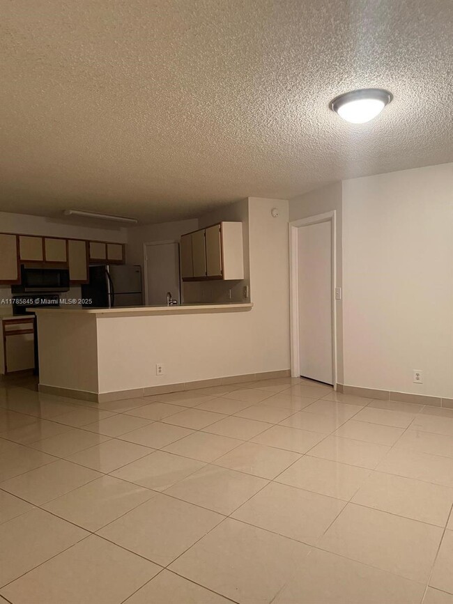 Building Photo - 9999 Summerbreeze Dr