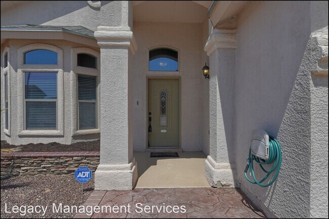 Building Photo - 4 br, 2.5 bath House - 11233 Red Barrel