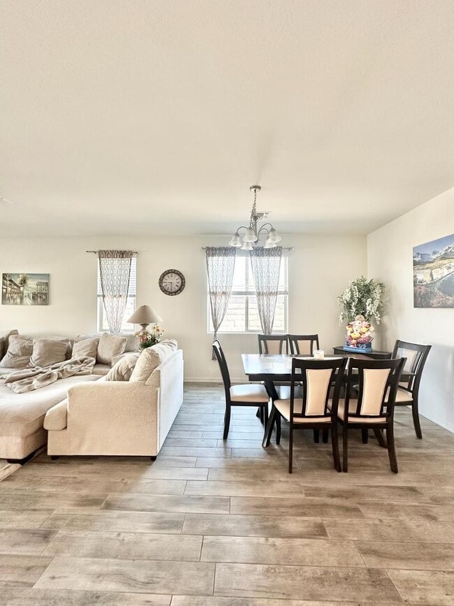 Building Photo - 16492 W Caldwell St