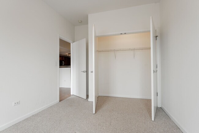 Building Photo - 4217 W Irving Park Rd