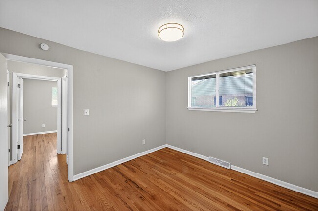 Building Photo - 26 Newland Ct