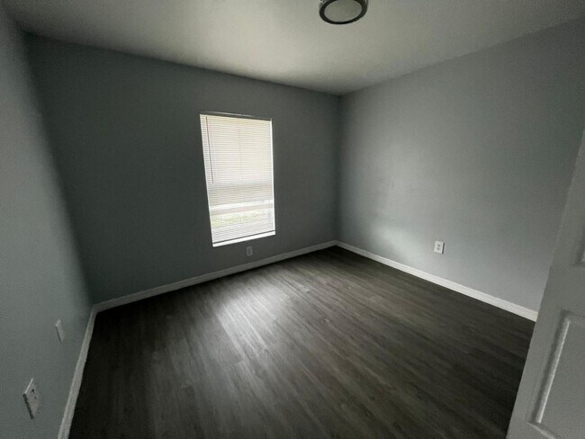 Building Photo - 4877 30th St SW