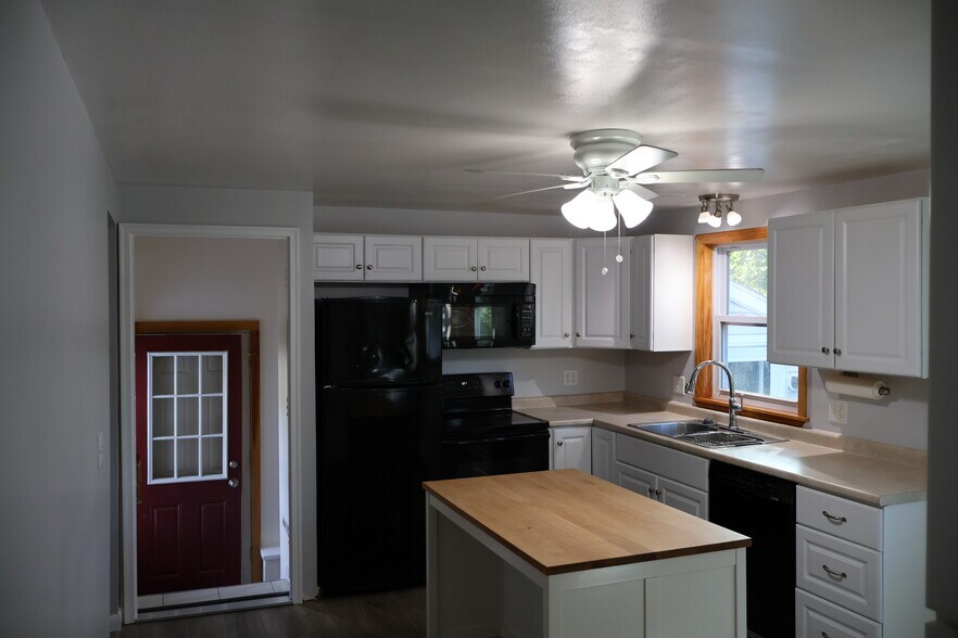 Building Photo - 159 Leslie Dr