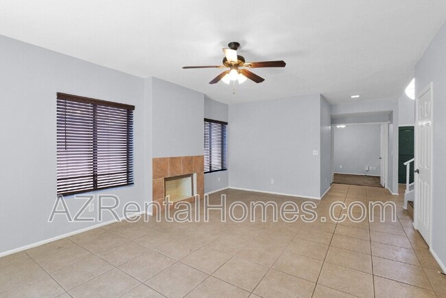 Building Photo - 39 E La Vieve Ln