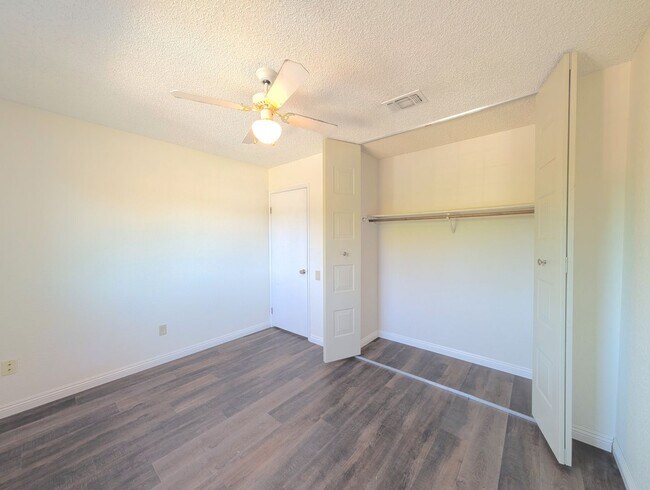 Building Photo - Gorgeous Single Family Home!