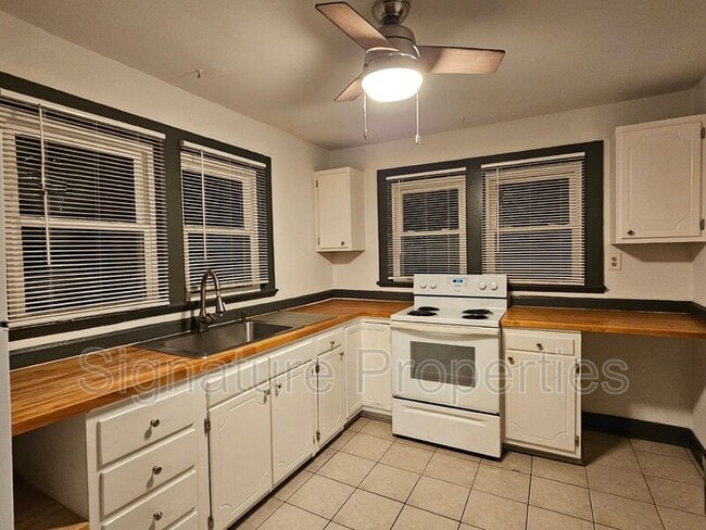 Building Photo - 648 Caisson Rd