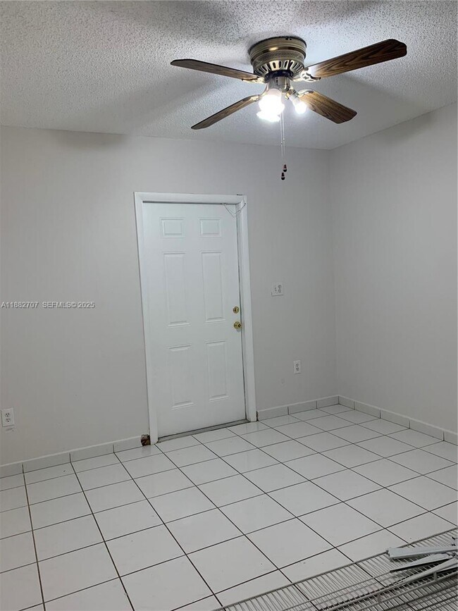 Building Photo - 3298 W 70th St